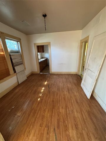 1007 Strickland, Dallas, TX 75216
