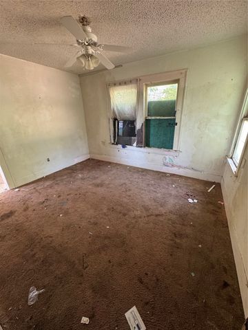 1007 Strickland, Dallas, TX 75216