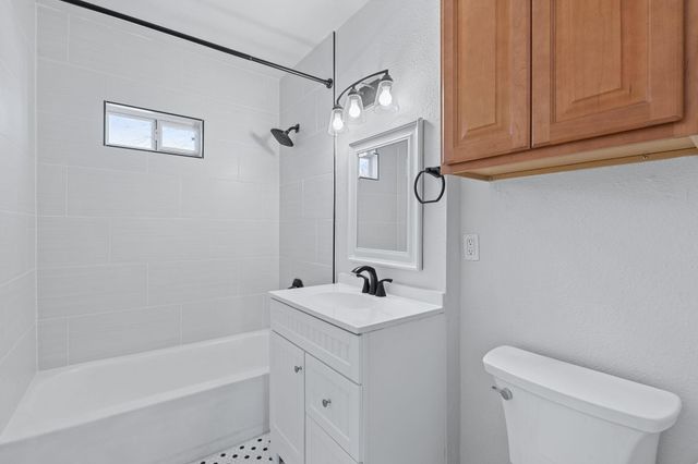 105 Riverside DR, San Marcos, TX 78666