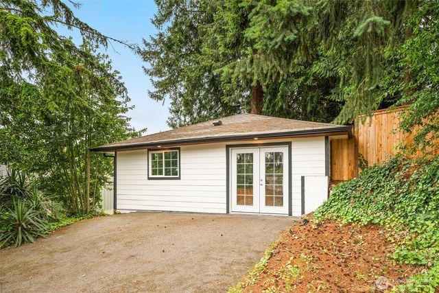 1210 E Seattle St, Kent, WA 98030
