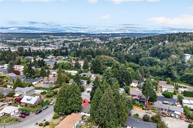 1210 E Seattle St, Kent, WA 98030