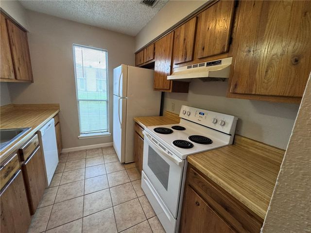 4901 Delwood St A4, Corpus Christi, TX 78413