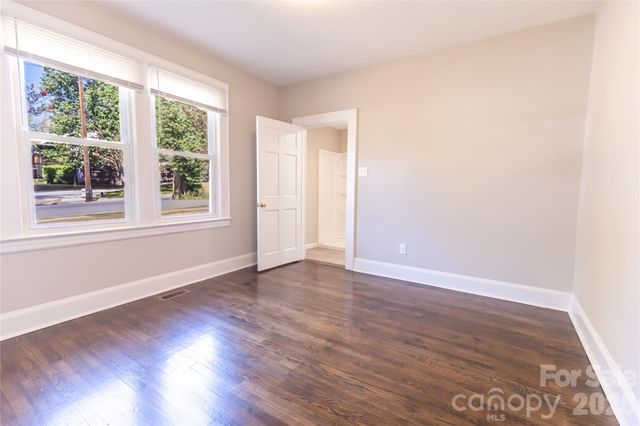 2325 N Glenn Avenue, Winston Salem, NC 27105