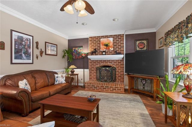 508 Birkdale CT, Yorktown, VA 23693