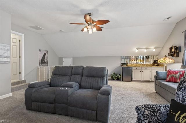 508 Birkdale CT, Yorktown, VA 23693