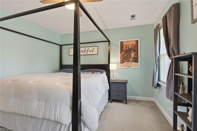 508 Birkdale CT, Yorktown, VA 23693