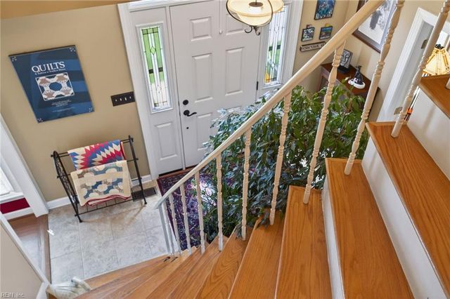 508 Birkdale CT, Yorktown, VA 23693