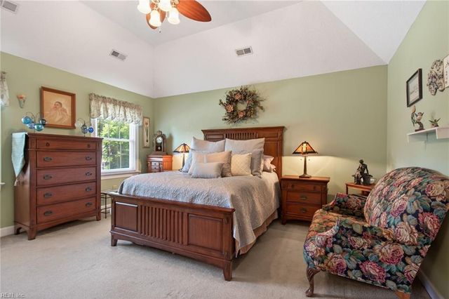 508 Birkdale CT, Yorktown, VA 23693