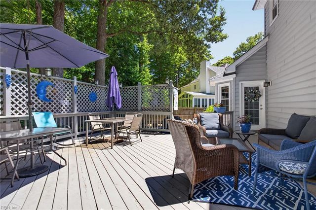508 Birkdale CT, Yorktown, VA 23693