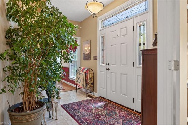 508 Birkdale CT, Yorktown, VA 23693