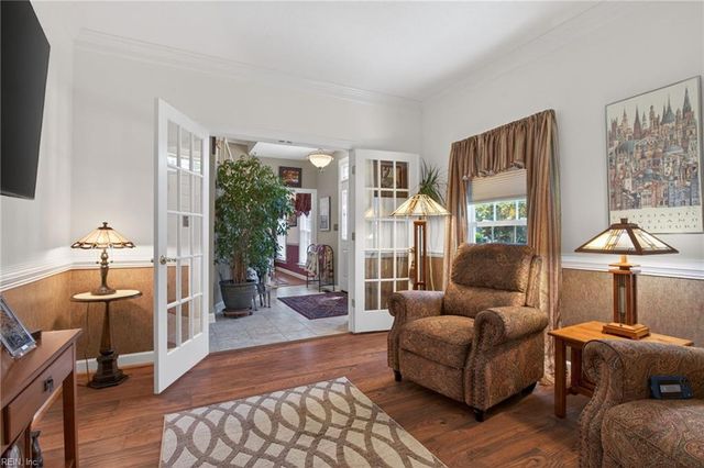 508 Birkdale CT, Yorktown, VA 23693