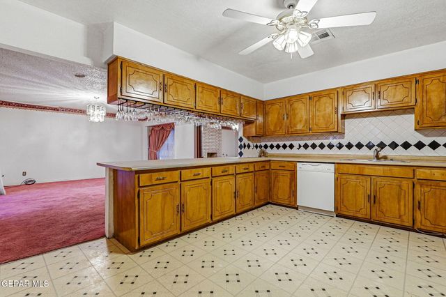 2704 TAYLOR Avenue, El Paso, TX 79930