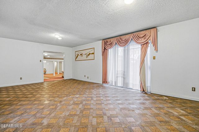 2704 TAYLOR Avenue, El Paso, TX 79930