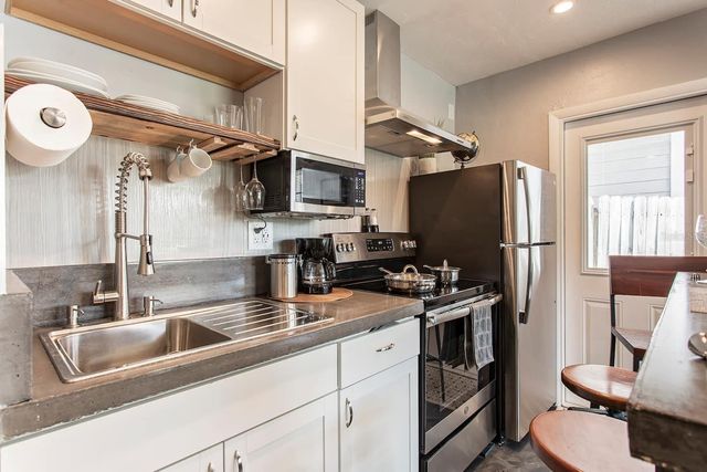 1235 22ND AVENUE S A, St Petersburg, FL 33705