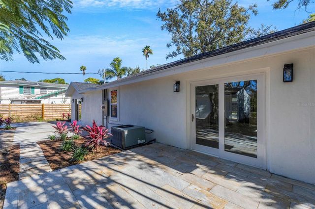 218 32ND STREET W, Bradenton, FL 34205