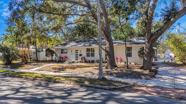 218 32ND STREET W, Bradenton, FL 34205