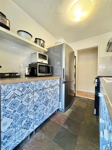 86-15 Broadway 3H, Elmhurst, NY 11373