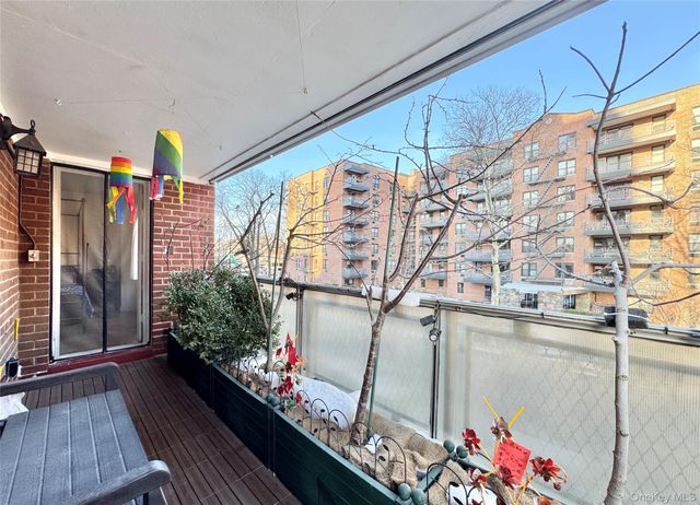86-15 Broadway 3H, Elmhurst, NY 11373