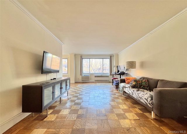 86-15 Broadway 3H, Elmhurst, NY 11373