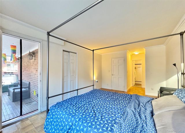 86-15 Broadway 3H, Elmhurst, NY 11373