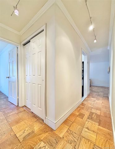 86-15 Broadway 3H, Elmhurst, NY 11373