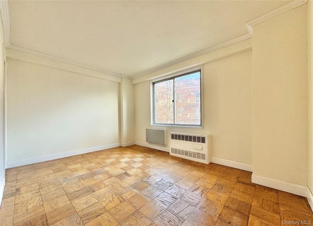 86-15 Broadway 3H, Elmhurst, NY 11373