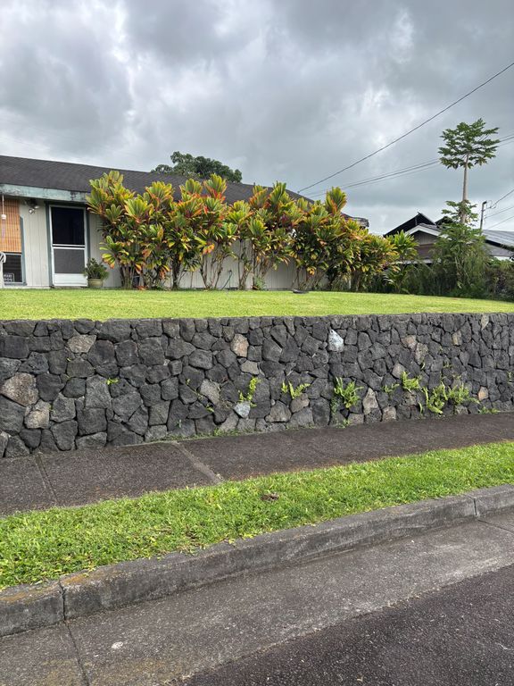Image 1 of property listing at 74-5080 HANAHANAI LOOP, Kailua-kona, HI 96740