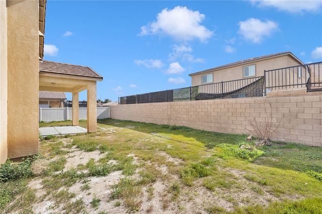 11843 Desert Glen, Adelanto, CA 92301