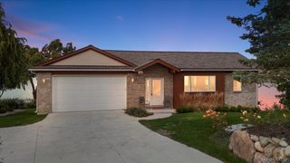 7560 Maceday Lake Road, Waterford Charter Township, MI 48329