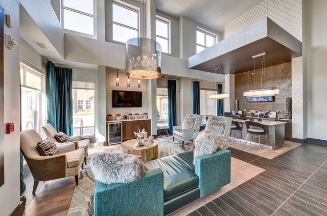 690 E Algonquin Road 3211, Schaumburg, IL 60173