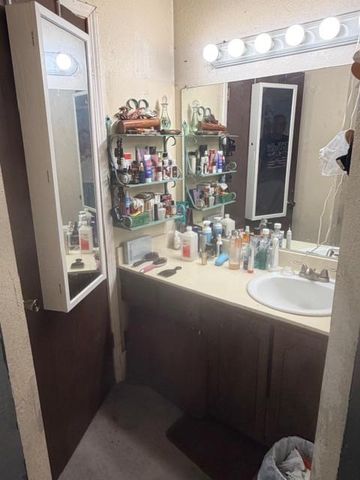 7368 BORBA, Sacramento, CA 95828