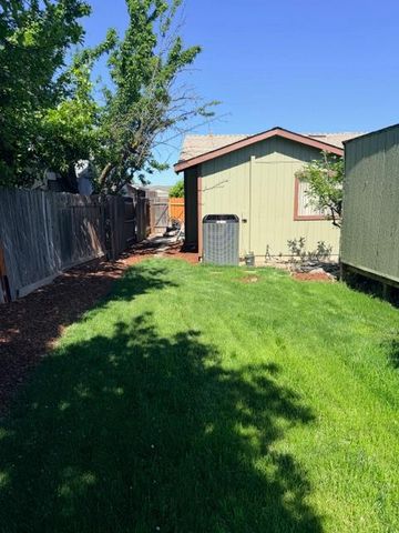 7368 BORBA, Sacramento, CA 95828