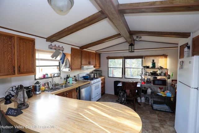 27 Trooper Drive 27, Hurley, NY 12443