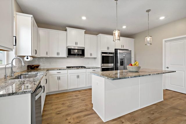 2140 Windermere Circle, Shakopee, MN 55379