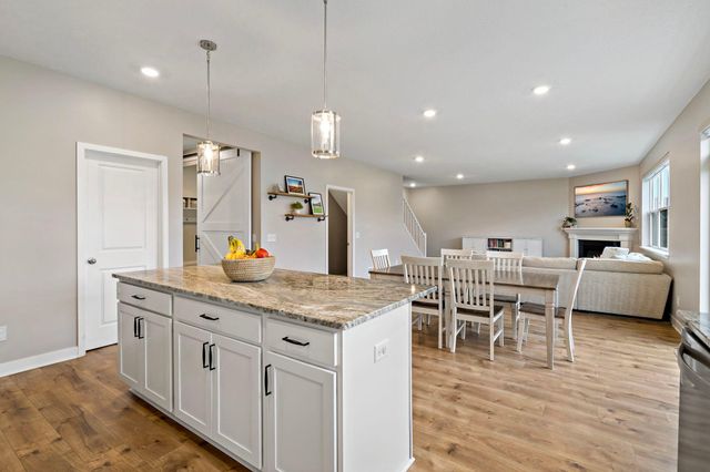 2140 Windermere Circle, Shakopee, MN 55379