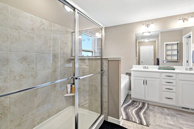 2140 Windermere Circle, Shakopee, MN 55379