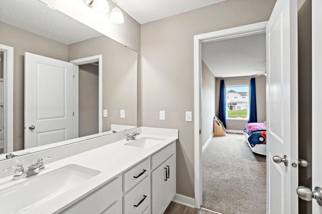 2140 Windermere Circle, Shakopee, MN 55379