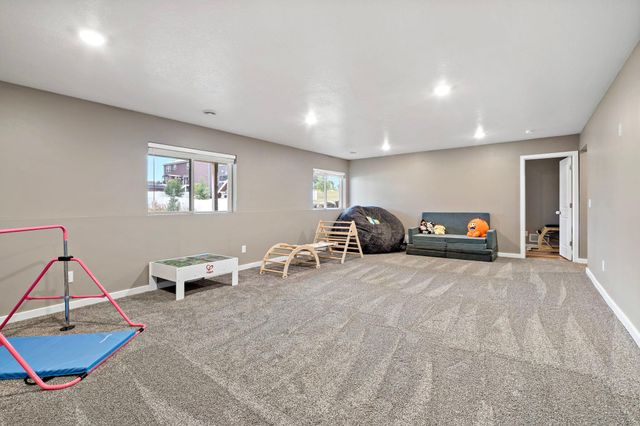 2140 Windermere Circle, Shakopee, MN 55379