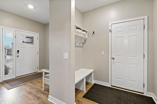 2140 Windermere Circle, Shakopee, MN 55379