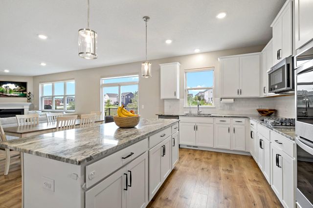 2140 Windermere Circle, Shakopee, MN 55379