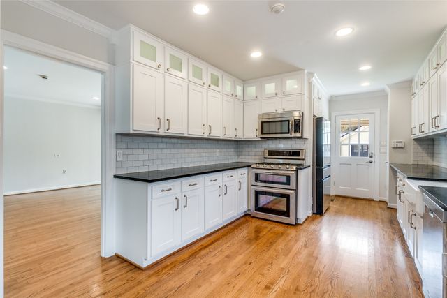 4561 Belclaire Avenue, Highland Park, TX 75205