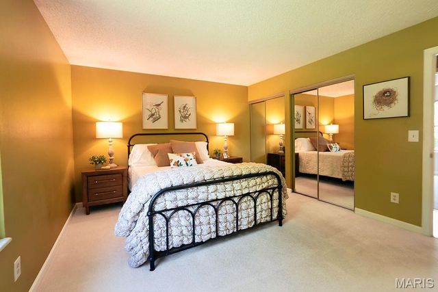 13 Suncrest Drive, St Peters, MO 63376