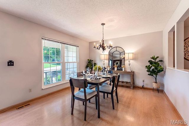 13 Suncrest Drive, St Peters, MO 63376