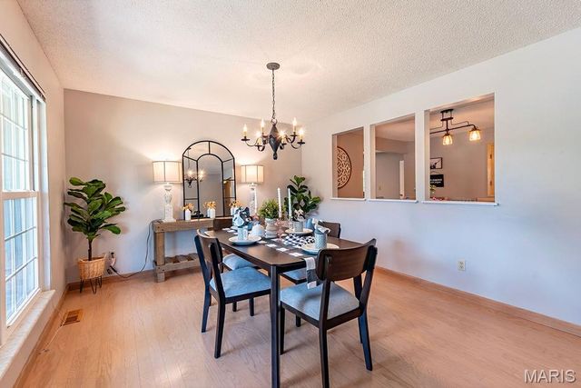 13 Suncrest Drive, St Peters, MO 63376