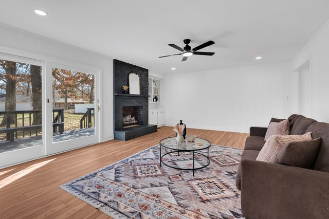 518 Sharondale Dr, Tullahoma, TN 37388