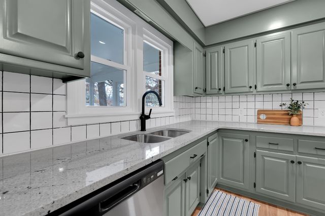 518 Sharondale Dr, Tullahoma, TN 37388