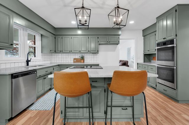 518 Sharondale Dr, Tullahoma, TN 37388