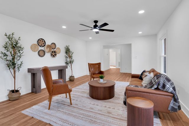 518 Sharondale Dr, Tullahoma, TN 37388