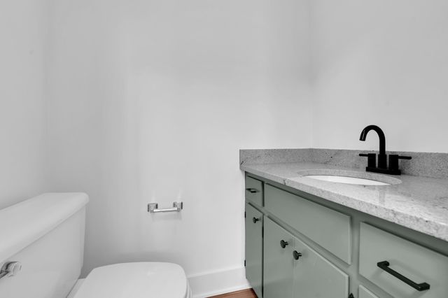 518 Sharondale Dr, Tullahoma, TN 37388