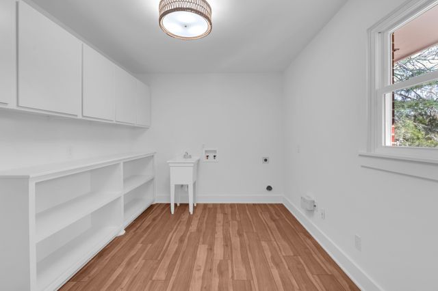 518 Sharondale Dr, Tullahoma, TN 37388